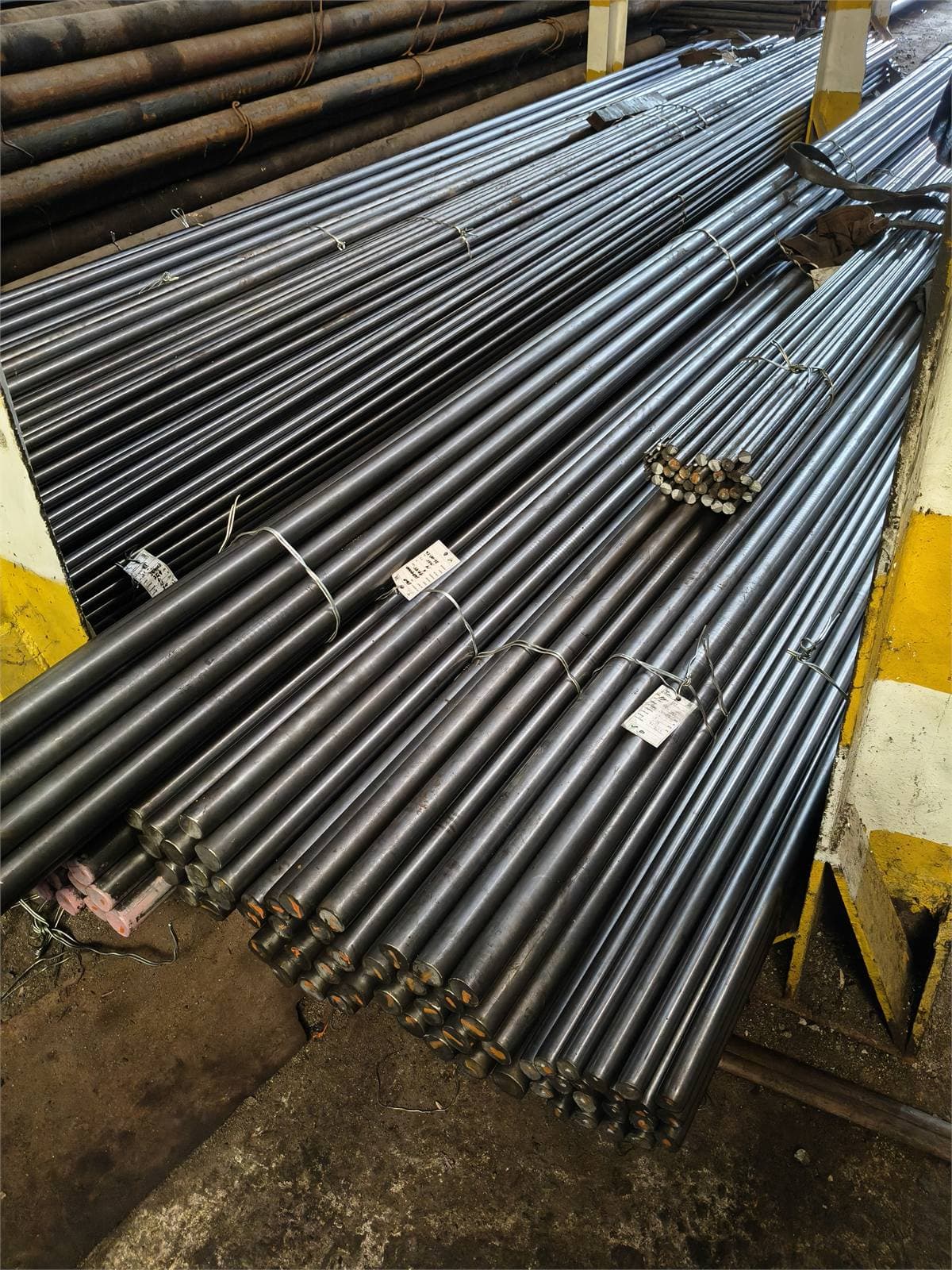 Round bar besi AS dengan label Mill Test Certificate (MTC)